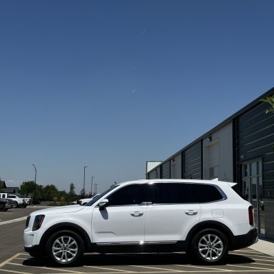 2021 Kia Telluride with ceramic tint, after photo 3