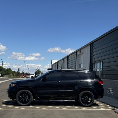 2020 Jeep Grand Cherokee with classic tint, after photo 2